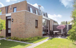 Three-Bedroom Holiday Home in Nieuwvliet-Bad